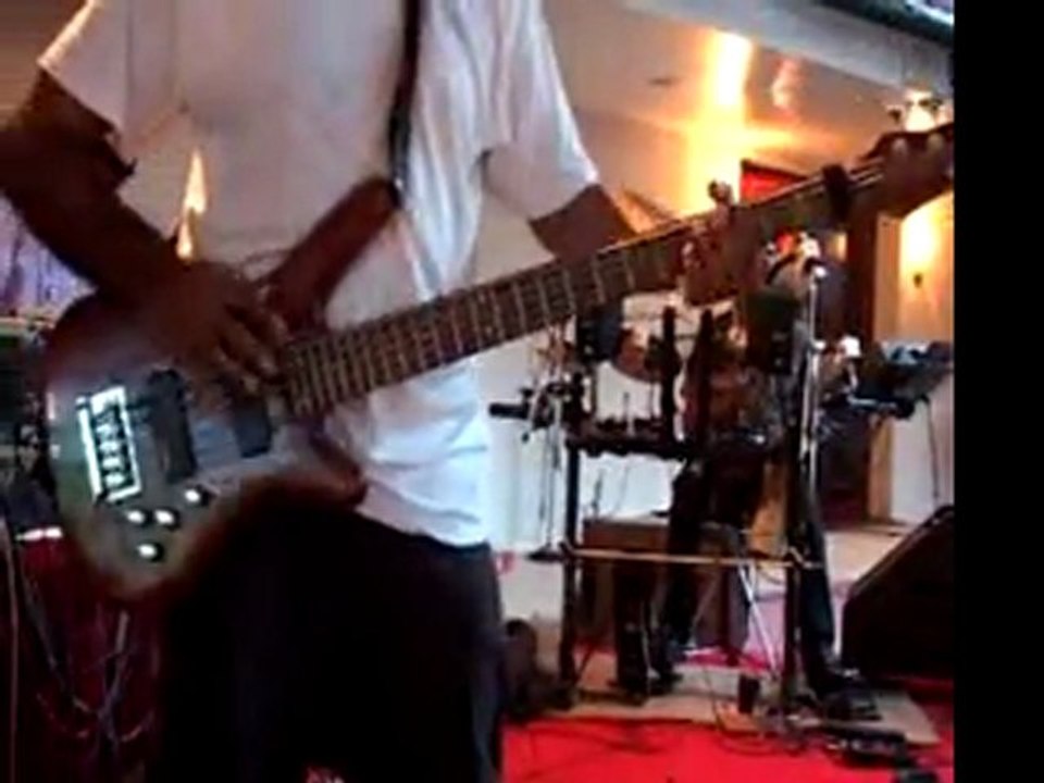 World Record Fastest Bass Guitar Player ( Bassist ) - Jayen Varma