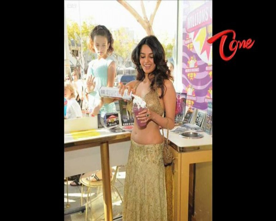 Bollywood actress Mallika Sherawat - Hot Photo Gallery