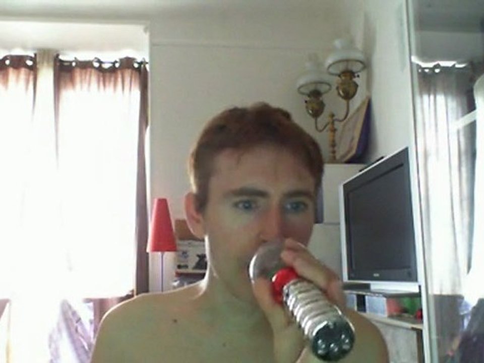 Wiwi égratigne "taper"