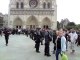 Les Indignés, encerclés par la gendarmerie mobile sur le parvis de Notre Dame 10 mn après le début de l'Assemblée Générale.