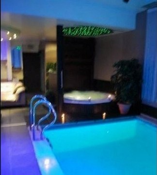 Prive Sauna BoraBora met prive zwembad voor een totale wellness ervaring.