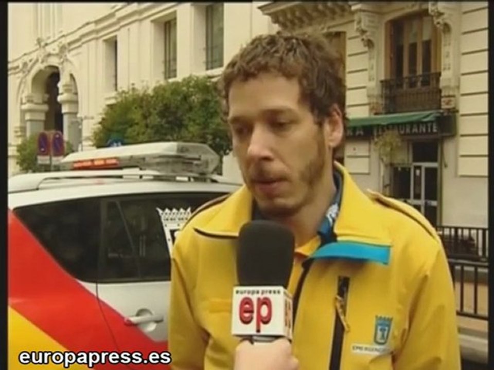 Una mujer da a luz en la calle