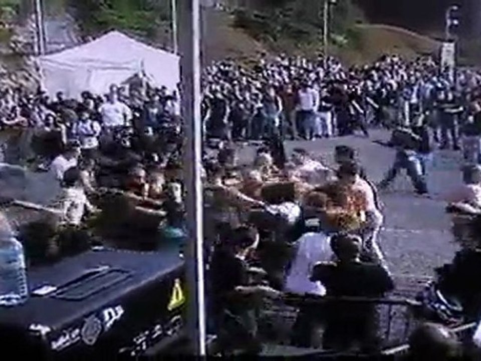 SYNDROM 187 wall of death au FIMU 2011 braveheart