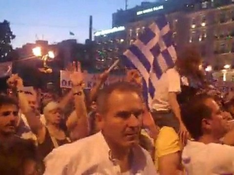 Συνθήματα στο Σύνταγμα 26η ημέρα
