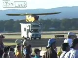 Amazing pilot lands plane on roof of an RV