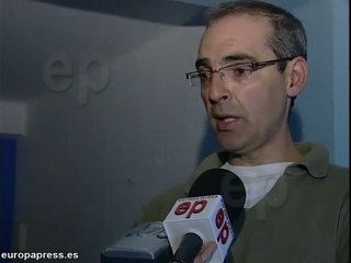 Desalojan a un vecino de Sevilla por orden judicial.