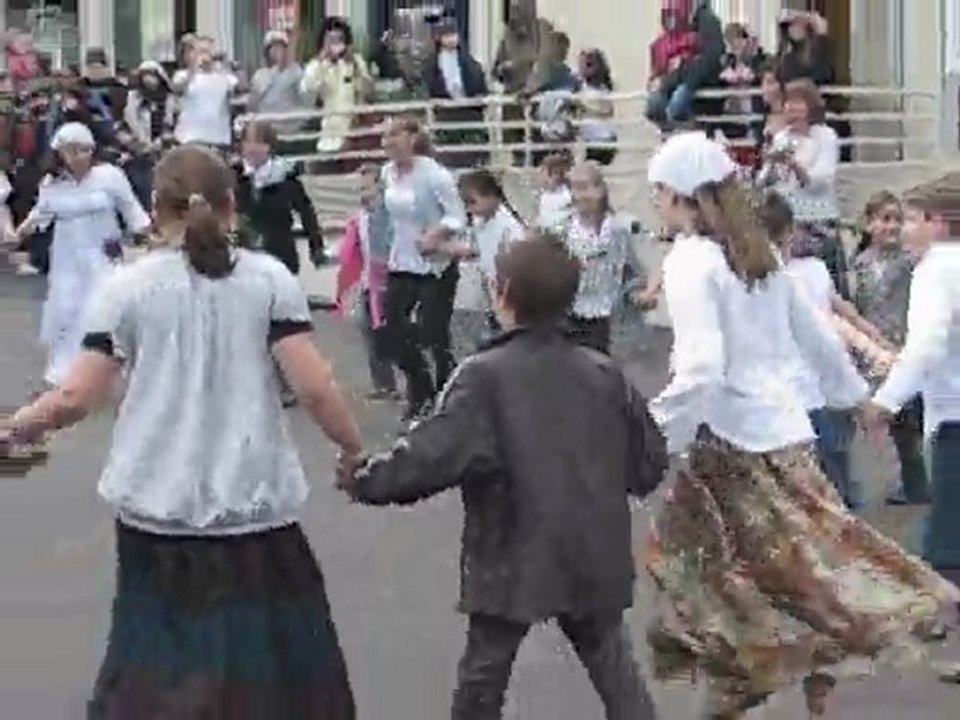 DANSE BRETONNE : cercle circassien