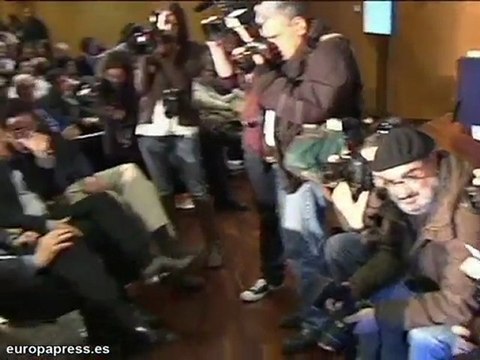 Advierte a Zapatero y Aznar que no toquen Cataluña