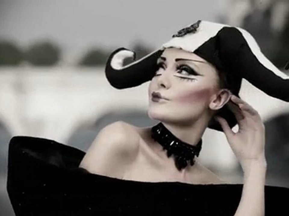 Rêve Noir - Exposition "Looking Up...On Aura Tout Vu"