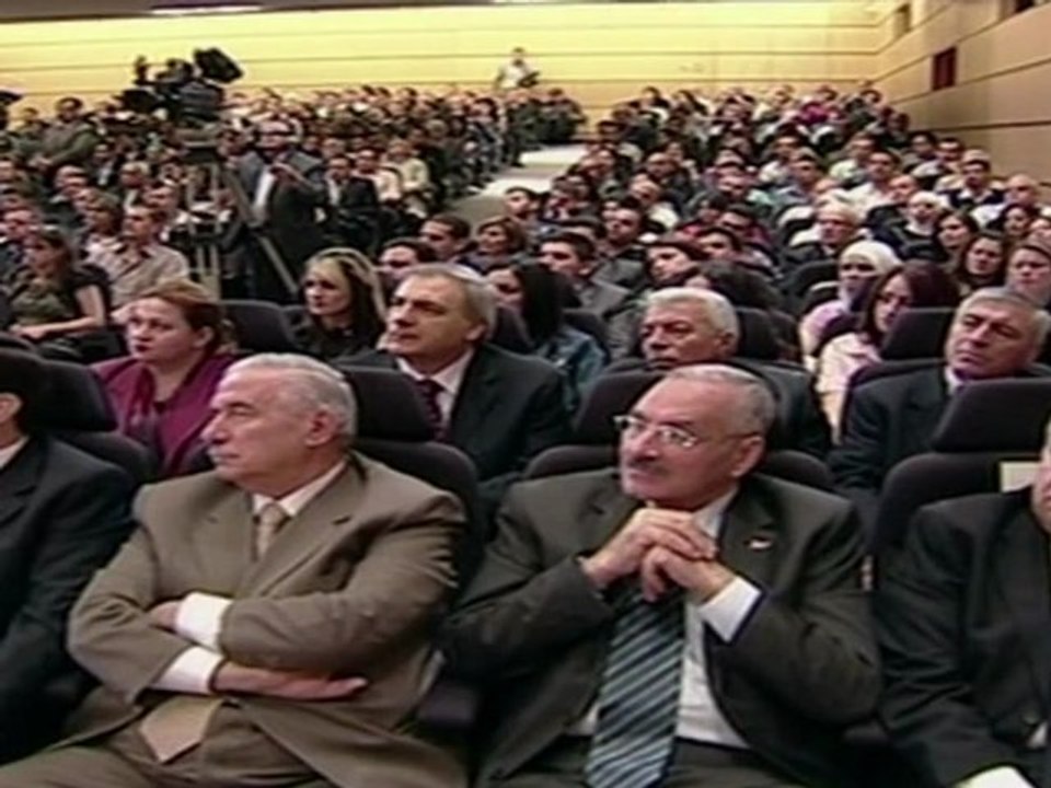 Assad parle de complot contre la Syrie