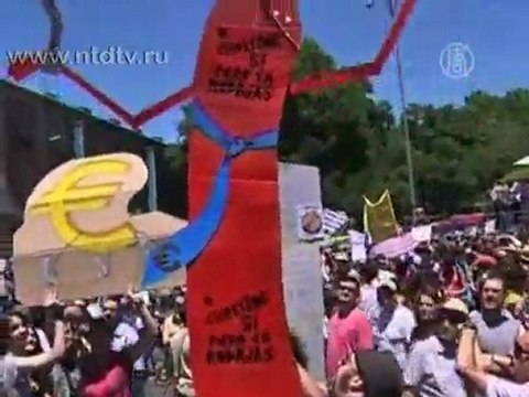 В Испании десятки тысяч недовольных вышли на улицы