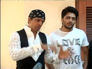 DOUBLE DHAMAL Promotion Set ENTERTAINMEN