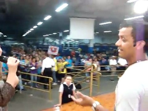 Gabrielle Vivan e Jenildo cantam Com Muito Louvor da cantora gospel Cassiane