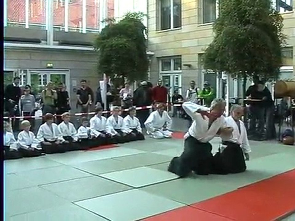 AIKIDO beim EnBuKai im Asia-Institut der UNI Hamburg 2011