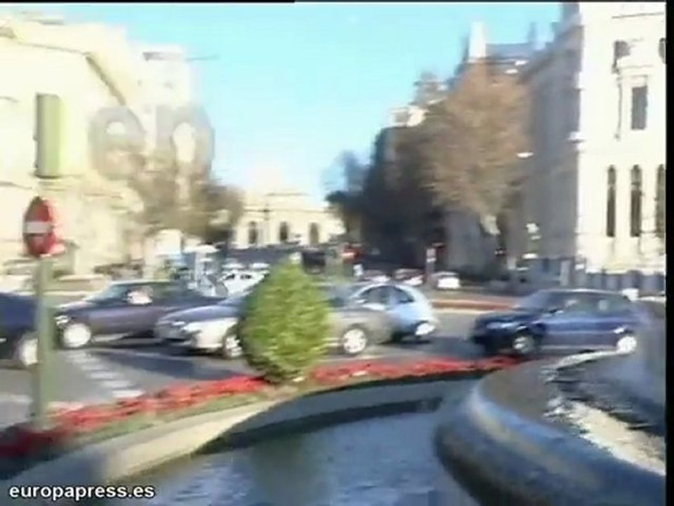 Los leones de Las Cibeles congelados