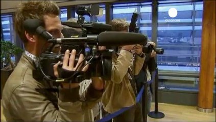 Papandreou prepares for crucial vote