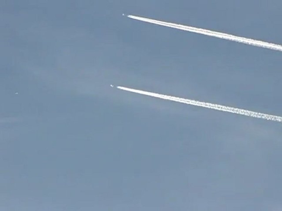 ufo. Prueba de Chemtrail vs contrail, Prueba de proto.2011