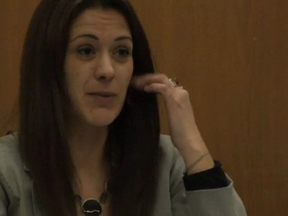 Sandrine Bélier : du verre à la mer, l'eau un bien public.