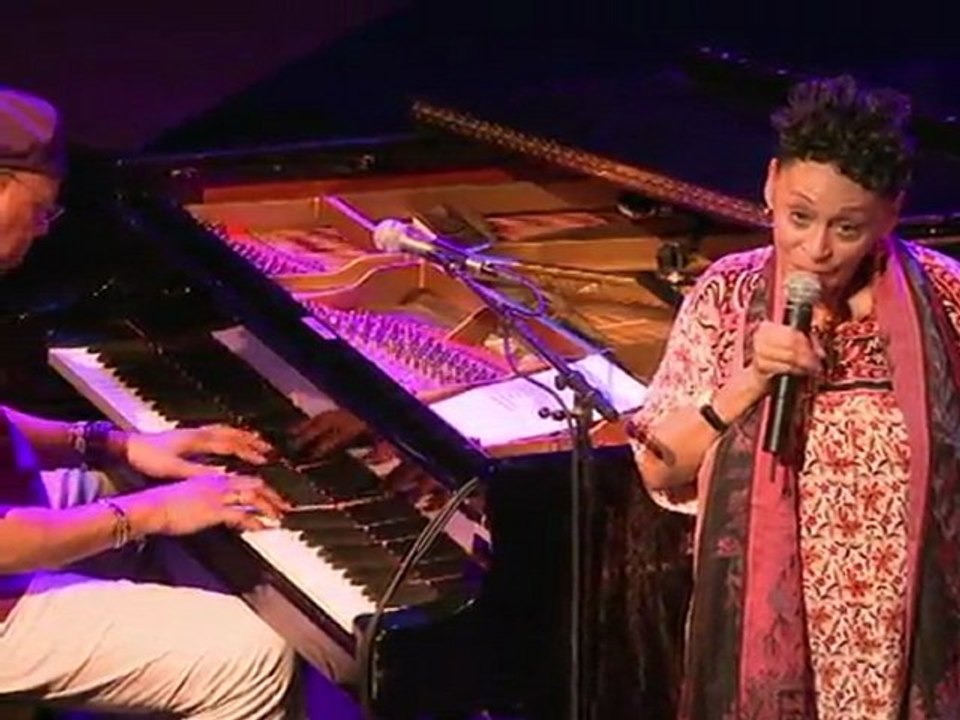 Kubas Stimme: Omara Portuondo auf Tour - mit 81