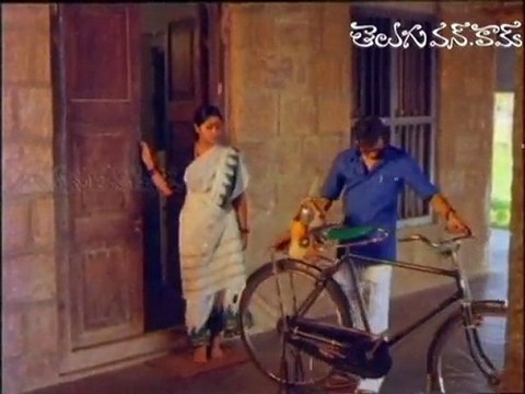 Comedy Scene between Sri Lakshmi and Sutti Velu