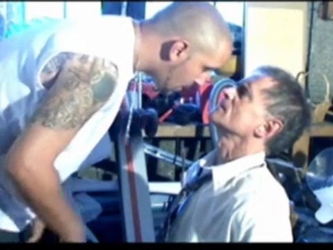 Gwad Qui suis- je extrait de l'album nerfs de boeuf >CLIP OFFICIEL