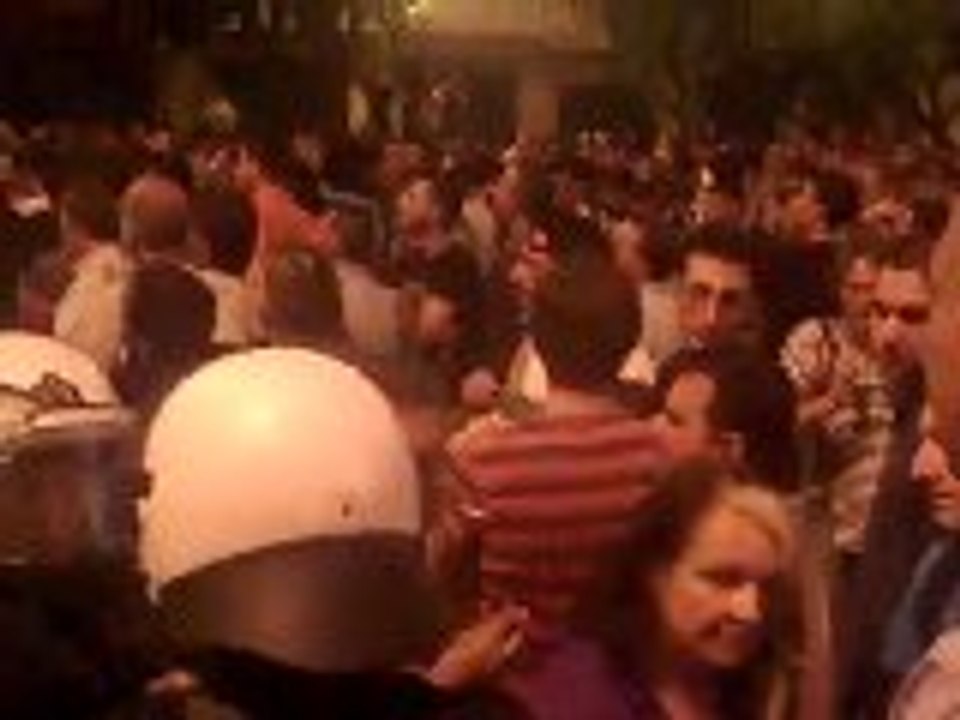 Αγανακτισμένοι στο Σύνταγμα 28η μέρα φράχτης