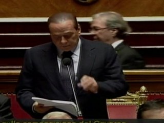 Berlusconi recebe voto de confiança
