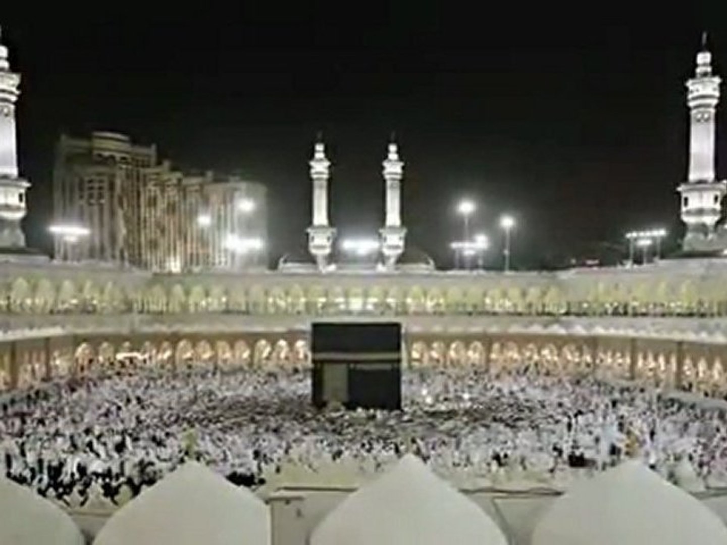 ⁣القرآن الكريم _ سورة الهمزة