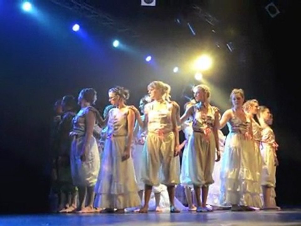 Danse Contemporaine juin 2011-Wattrelos