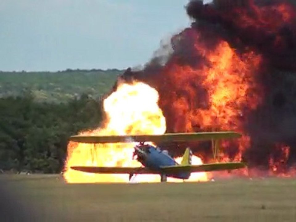 New Escadrilles de T6 Tora Tora Tora  Full HD  Meeting aérien La ferté-Alais  LFTA 2011
