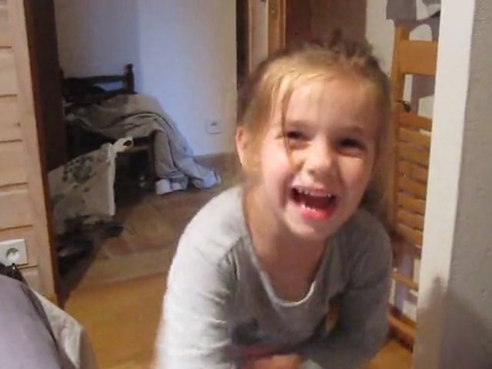 LOANNE DANSE SHAKIRA JUIN 2011