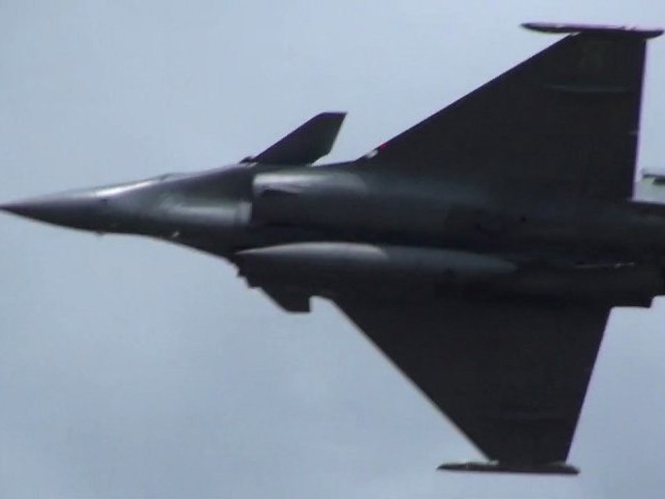 New Rafale Marine Aéronaval Démo 1  Full HD  Meeting aérien La ferté-Alais  LFTA 2011