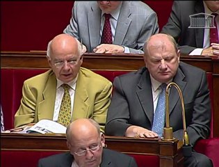 Le vote du Parlement grec va lever "les obstacles", affirme Fillon