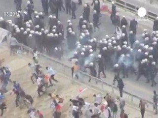 Bahrein: la rivolta per l'ergastolo a 10 oppositori