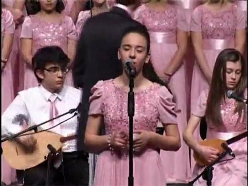 Beste Ceren Özben - Yiğidim Aslanım Burda Yatıyor