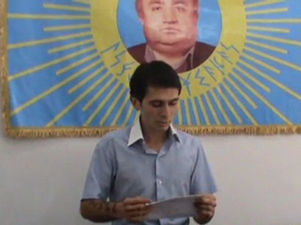 Yasin_Turksoyun_Asif _Ata_Ocaginin_Xelqilik_Bayraminda_izhari_13_Sole_Ayi_33-il_(13.06.2011)