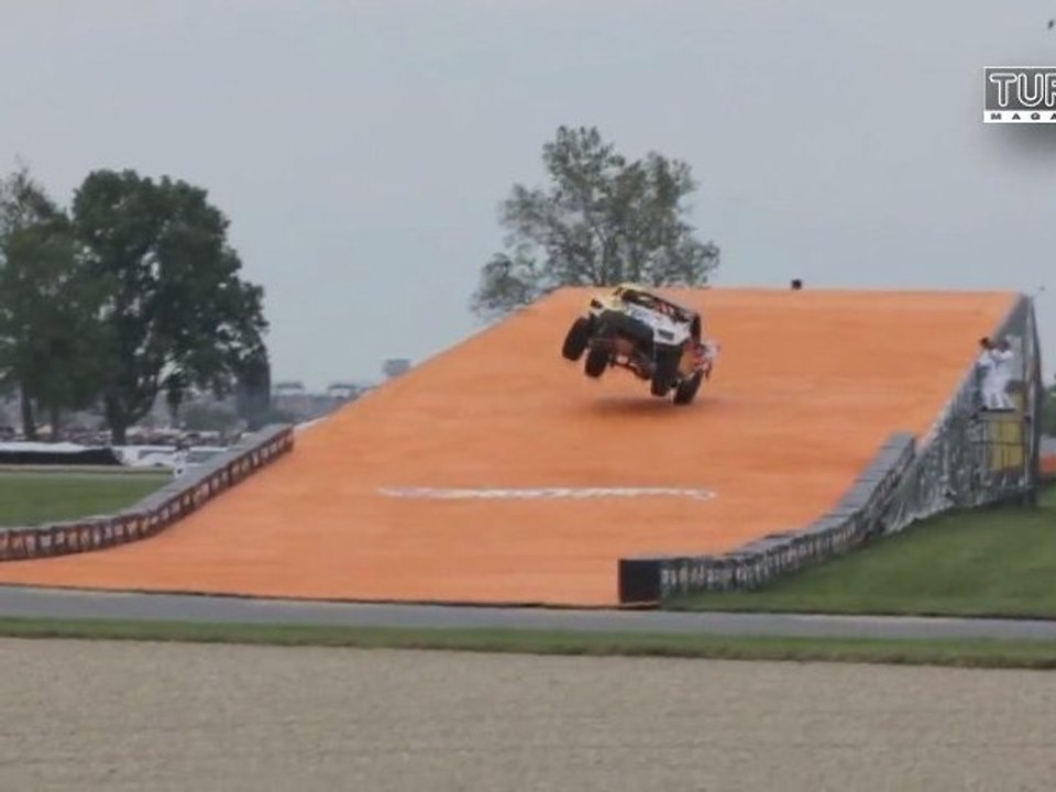 Record du monde de saut automobile