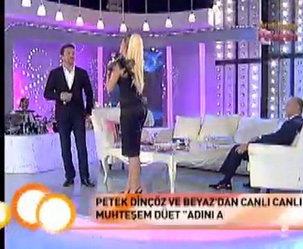 PETEK DİNÇÖZ BEYAZ CANLI YAYINDA DÜET...