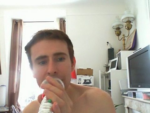 Wiwi égratigne mon ami mon chien