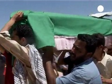 Spalle al muro, ma non cedo . Gheddafi torna a parlare