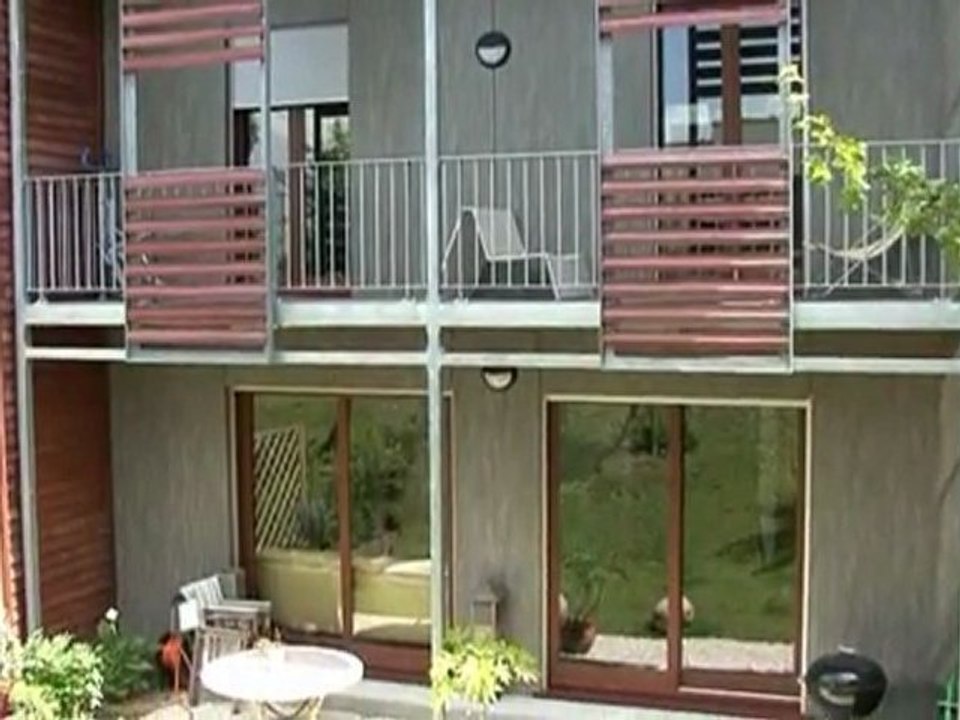 Maisons groupées bioclimatiques (Saint-Cloud, 92, printemps 2009)