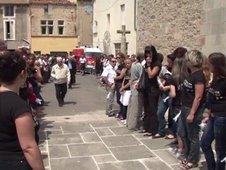 Obsèques de Carla, la jeune collégienne frappée à mort lundi