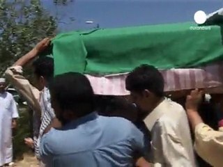 Gadafi amenaza mientras prepara su huida