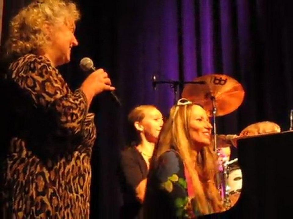 STAY WITH ME_CAROLA & FRIENDS