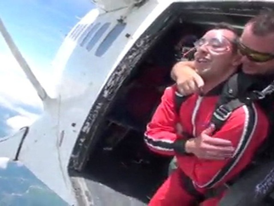 My First Skydiving Jump in Montreal !! Great !!