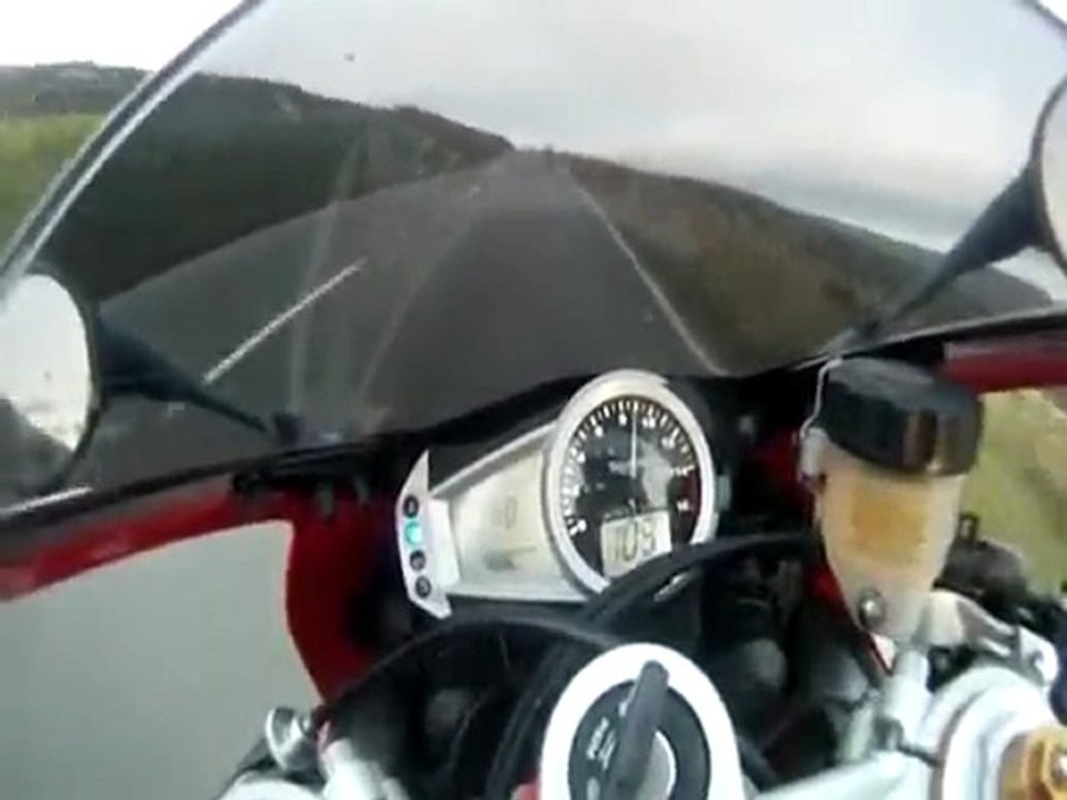 Nackt Motorradfahren