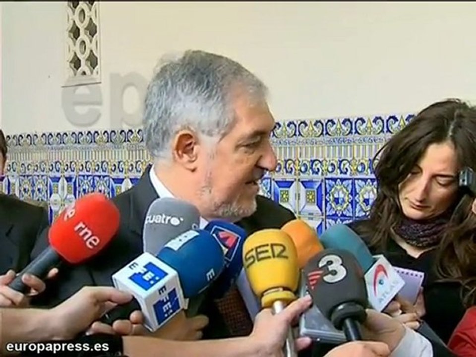 Conde-Pumpido tomará medidas contra controladores