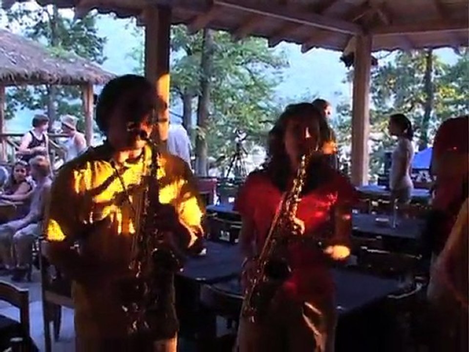 Y'a du Monde aux Balkans - Guca, la boîte à musique ! Un film, tourné en Serbie en 2010, sur les 50 ans du plus grand festival de trompette dans le monde.