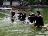 Chinese Netizens Uplifted by Fun Flood Photos