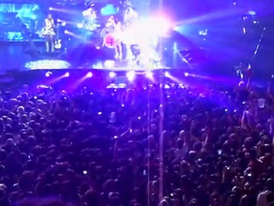 Beyoncé - Irreplaceable (to the left) - zénith de Lille